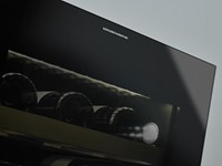De Sapphire Black deur van reflectief zwartglas || SB algemeen detail