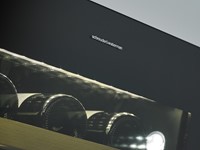 De Brilliant Black deur van transparant zwartglas || BLACK inbouwdeur detail