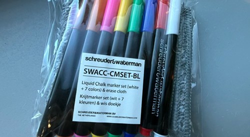 Krijtmarker set (wit + 7 kleuren) & wis doekje (voor gebruik op zwarte accentlijsten)