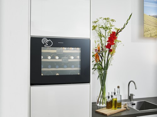                          Saumur Uno / Touch-To-Open (Greeploos) / Deur: Brilliant Black Edition