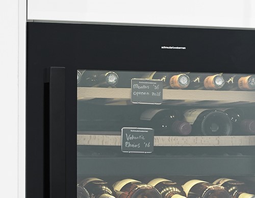 Wijnklimaatkast Turenne met Brilliant Black deur en Cubo hendel || SW30B