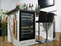Wijnklimaatkast Chevenon (Duo) met Brilliant Black deur ingebouwd onder een bar || SW88